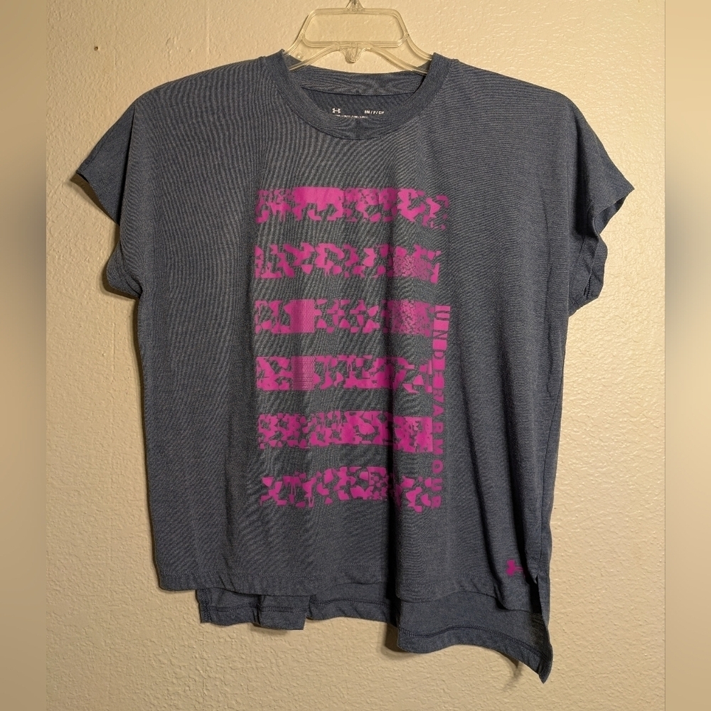 Under Armour Women's Gray and Pink Top Size Sm Gently Used